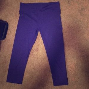 Dark purple cropped workout leggings